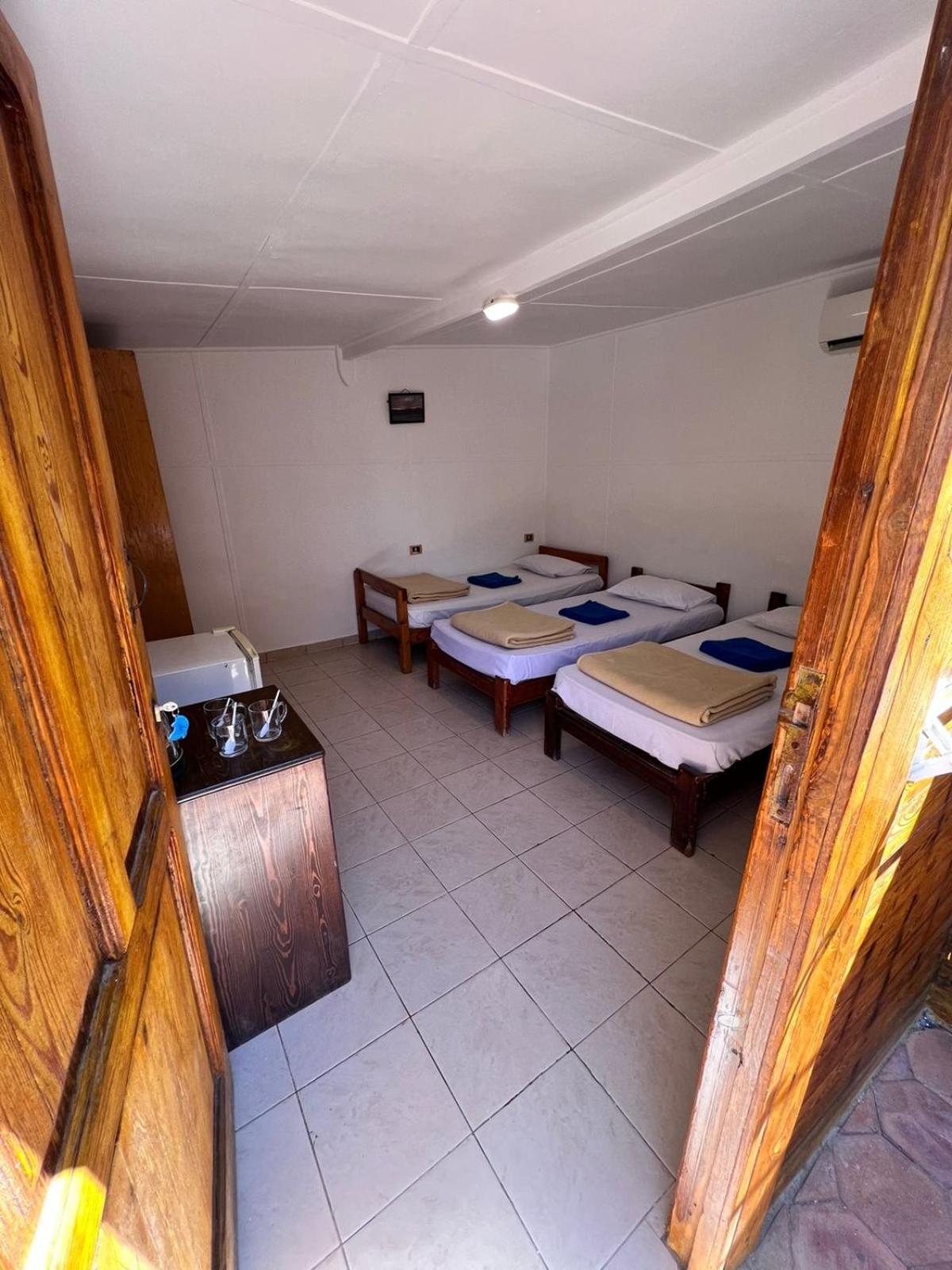 Dolphin Camp Hotel Dahab Buitenkant foto